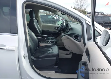 2020 Chrysler Pacifica Touring L из США, поврежденный, VIN 2C4RC1BG5LR284525